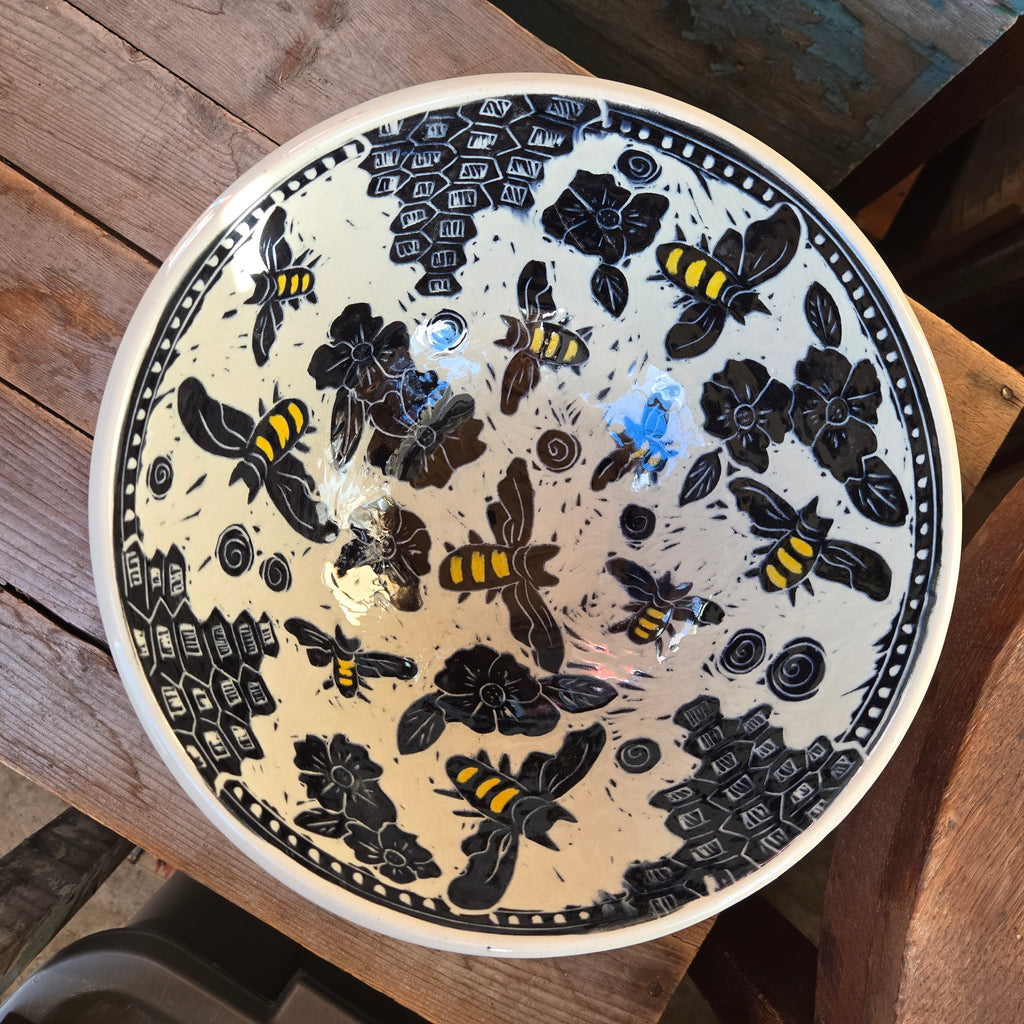 XL Serving Bowl - Bee Design / White